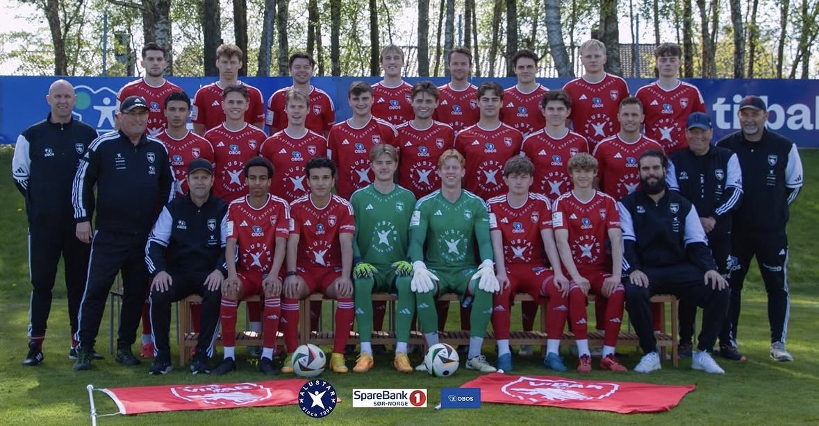 Team photo from Bjørn Dirdal's football background.